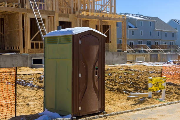 Best Portable restroom trailer rental  in Holly Springs, NC